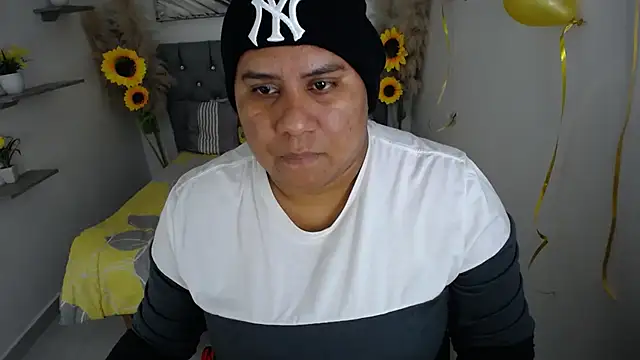 Snapshot of hotlesby_valery chatting on 10-16-25, 07:00 hotlesby valery online show from 10-16-25, 07:00