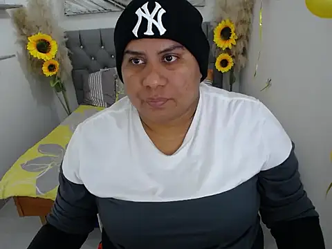 Snapshot of hotlesby_valery chatting on 10-17-25, 07:04 hotlesby valery online show from 10-17-25, 07:04