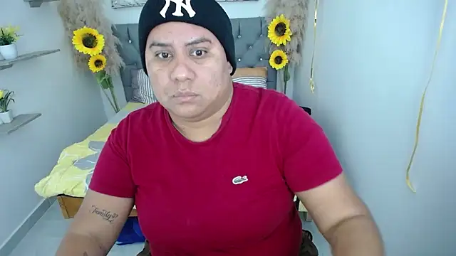 Snapshot of hotlesby_valery chatting on 10-21-25, 12:04 hotlesby valery online show from 10-21-25, 12:04