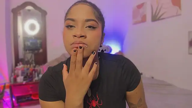 camilafoox7 online show from 10-13-25, 06:31