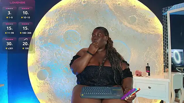 CarolinaGomez  online show from 11-04-25, 08:23