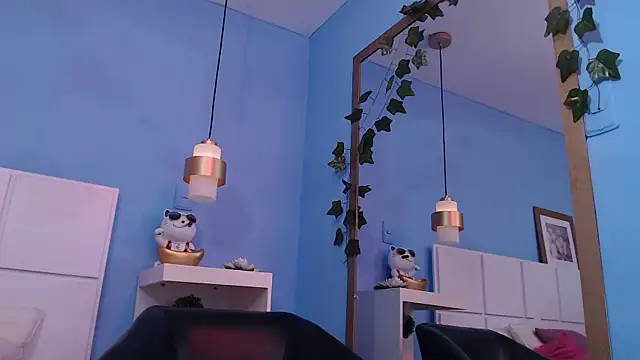 PenelopeBond online show from 10-11-25, 01:01