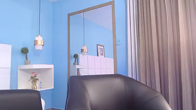 PenelopeBond online show from 09-23-25, 02:13