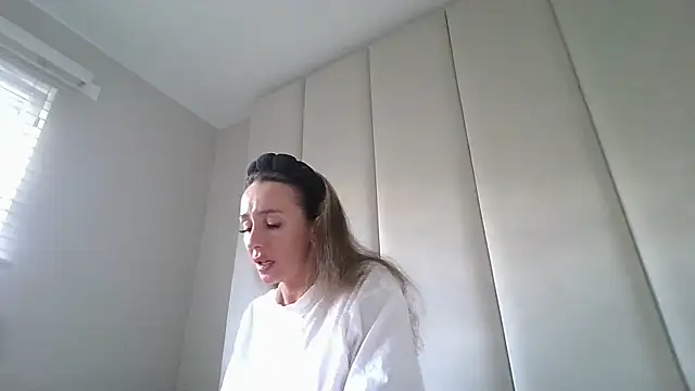 Snapshot of Scotishminx25 chatting on 10-09-25, 04:40 Scotishminx25 online show from 10-09-25, 04:40