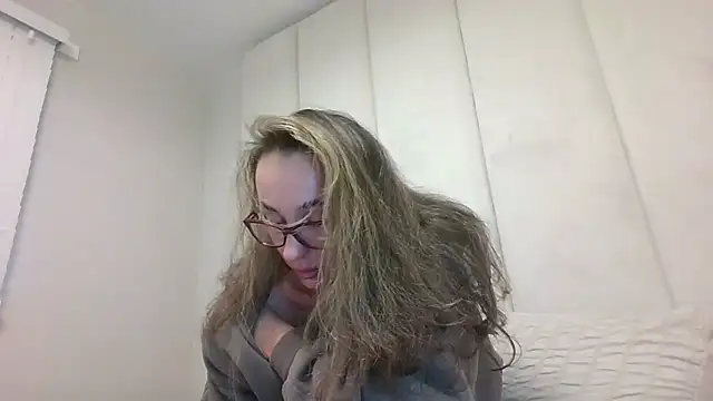 Snapshot of Scotishminx25 chatting on 09-27-25, 05:41 Scotishminx25 online show from 09-27-25, 05:41