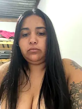 Snapshot of Ayee23-3 chatting on 09-27-25, 06:36 Ayee23-3 online show from 09-27-25, 06:36