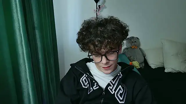 Snapshot of dreamgonetan chatting on 09-27-25, 08:09 dreamgonetan online show from 09-27-25, 08:09