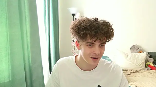 Snapshot of dreamgonetan chatting on 09-22-25, 01:17 dreamgonetan online show from 09-22-25, 01:17