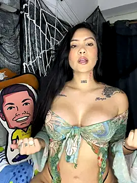 liahouses online show from 10-26-25, 01:06