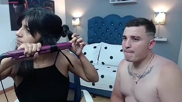 Snapshot of scarlett_and_justin chatting on 10-23-25, 03:16 scarlett and justin online show from 10-23-25, 03:16