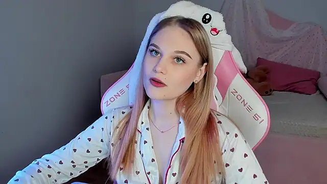 AriaWell online show from 12-02-25, 05:25