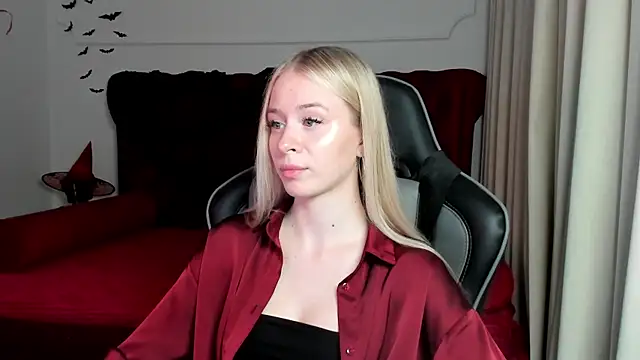 MiaGraces online show from 10-27-25, 06:42