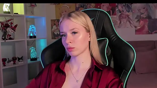 MiaGraces online show from 11-15-25, 05:33