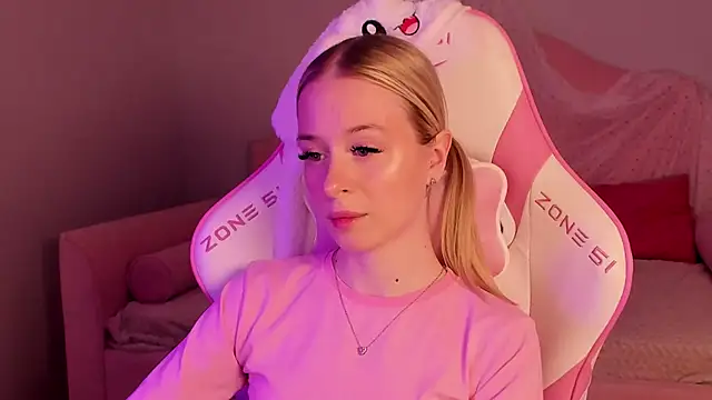 MiaGraces online show from 11-18-25, 05:16