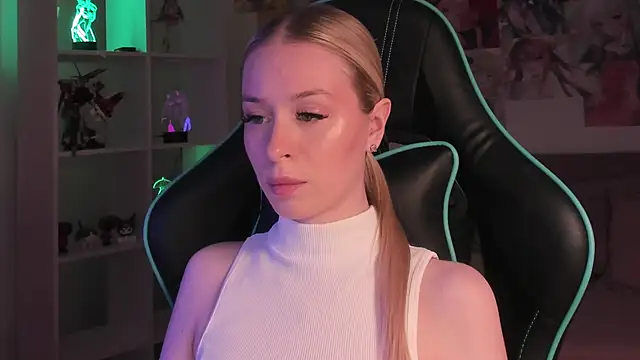 MiaGraces online show from 11-20-25, 06:03