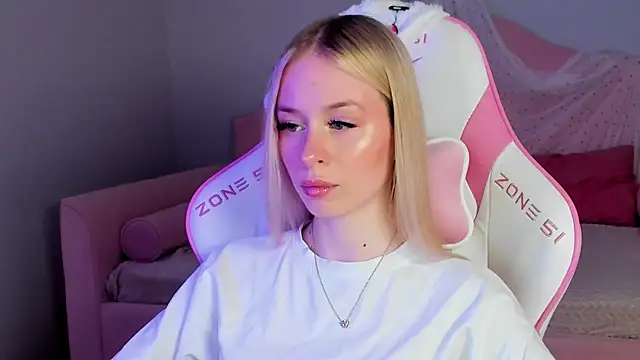 MiaGraces online show from 11-17-25, 05:17