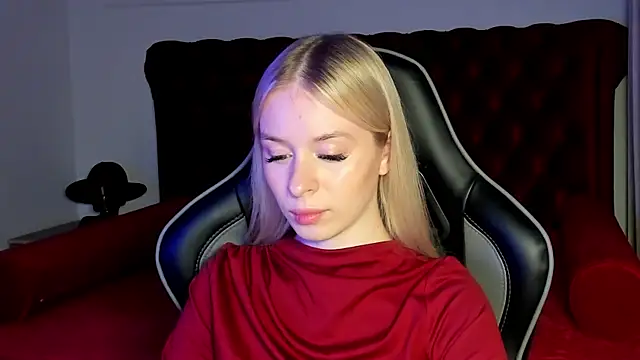 MiaGraces online show from 11-24-25, 05:13