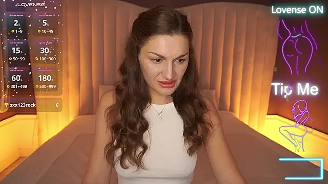 EllaGoldenn online show from 10-21-25, 08:52