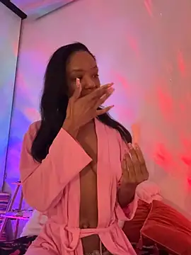 Snapshot of LoveDreaux chatting on 02-27-26, 05:18 LoveDreaux online show from 02-27-26, 05:18