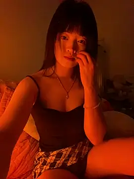 Snapshot of Tramy_xx chatting on 07-11-26, 05:24 Tramy xx online show from 07-11-26, 05:24