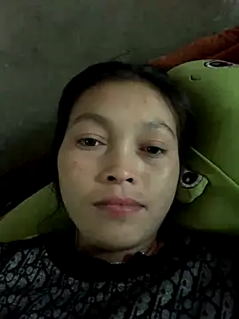 Snapshot of Halyy_xx chatting on 10-06-25, 06:03 Halyy xx online show from 10-06-25, 06:03