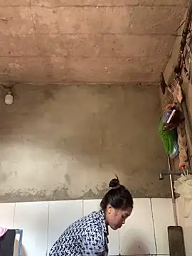 Snapshot of Halyy_xx chatting on 10-29-25, 01:04 Halyy xx online show from 10-29-25, 01:04