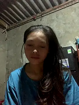 Snapshot of Halyy_xx chatting on 09-30-25, 10:38 Halyy xx online show from 09-30-25, 10:38