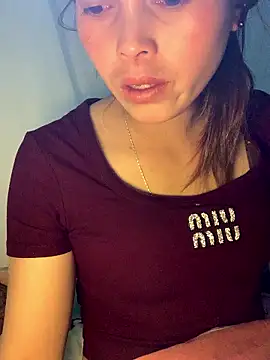 Snapshot of Halyy_xx chatting on 01-17-26, 01:58 Halyy xx online show from 01-17-26, 01:58