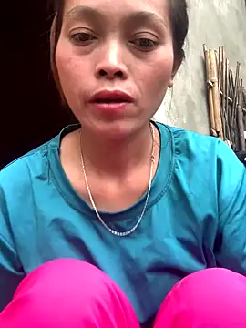 Snapshot of Halyy_xx chatting on 09-30-25, 07:03 Halyy xx online show from 09-30-25, 07:03