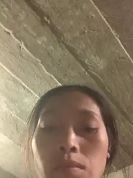 Snapshot of Halyy_xx chatting on 10-24-25, 10:03 Halyy xx online show from 10-24-25, 10:03