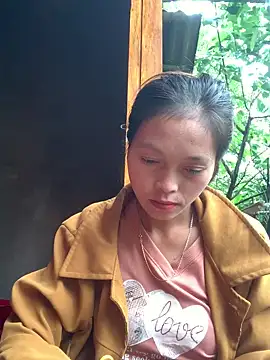 Snapshot of Halyy_xx chatting on 09-29-25, 02:07 Halyy xx online show from 09-29-25, 02:07