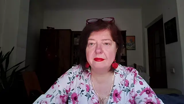 Snapshot of Violet_Pulse chatting on 06-20-26, 07:24 Violet Pulse online show from 06-20-26, 07:24