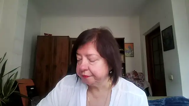 Snapshot of Violet_Pulse chatting on 11-21-25, 09:30 Violet Pulse online show from 11-21-25, 09:30