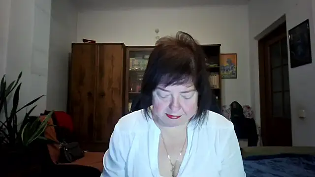 Snapshot of Violet_Pulse chatting on 12-19-25, 07:49 Violet Pulse online show from 12-19-25, 07:49