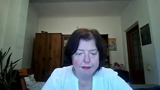 Snapshot of Violet_Pulse chatting on 11-06-25, 12:31 Violet Pulse online show from 11-06-25, 12:31