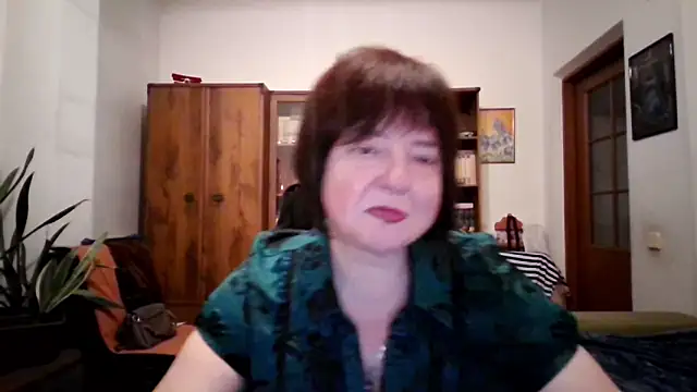 Snapshot of Violet_Pulse chatting on 12-16-25, 03:05 Violet Pulse online show from 12-16-25, 03:05