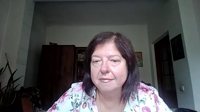 Snapshot of Violet_Pulse chatting on 09-28-25, 11:39 Violet Pulse online show from 09-28-25, 11:39