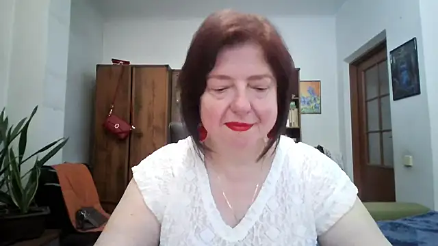 Snapshot of Violet_Pulse chatting on 06-11-26, 12:35 Violet Pulse online show from 06-11-26, 12:35