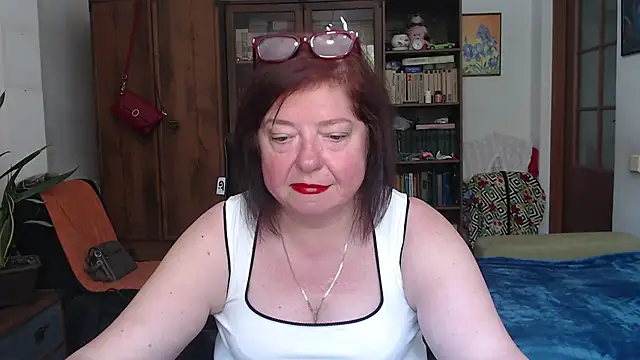 Snapshot of Violet_Pulse chatting on 06-28-26, 12:55 Violet Pulse online show from 06-28-26, 12:55