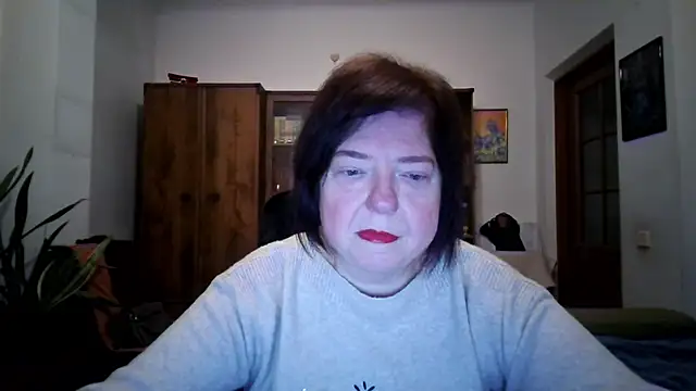 Snapshot of Violet_Pulse chatting on 12-21-25, 01:35 Violet Pulse online show from 12-21-25, 01:35