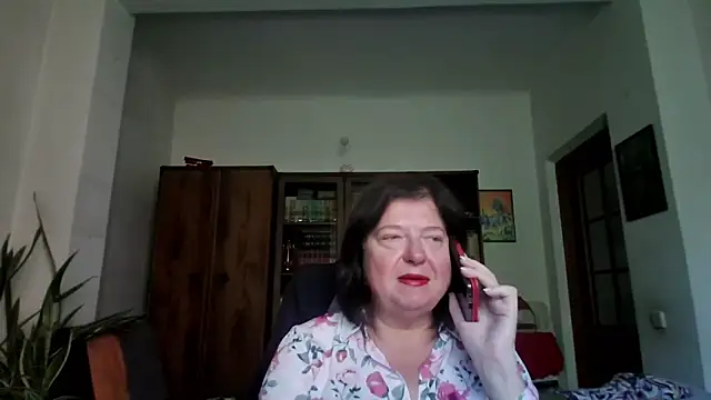 Snapshot of Violet_Pulse chatting on 09-24-25, 11:50 Violet Pulse online show from 09-24-25, 11:50