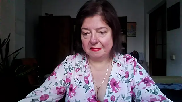 Snapshot of Violet_Pulse chatting on 01-12-26, 12:34 Violet Pulse online show from 01-12-26, 12:34