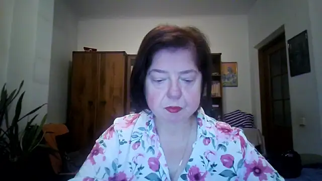 Snapshot of Violet_Pulse chatting on 12-04-25, 11:20 Violet Pulse online show from 12-04-25, 11:20