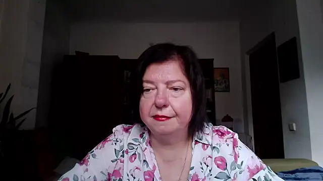 Snapshot of Violet_Pulse chatting on 11-14-25, 08:40 Violet Pulse online show from 11-14-25, 08:40