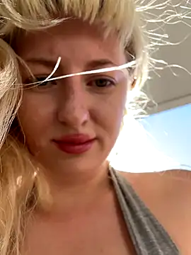 RonnieKiss online show from 12-20-25, 05:10