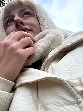 RonnieKiss online show from 10-16-25, 04:54