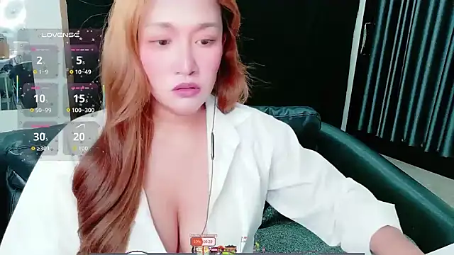 Snapshot of Lalacream12 chatting on 05-02-26, 05:40 Lalacream12 online show from 05-02-26, 05:40