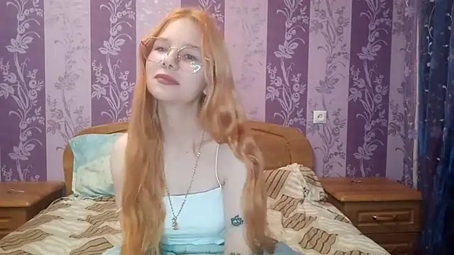 Snapshot of Lutangogansit chatting on 09-29-25, 09:38 Lutangogansit online show from 09-29-25, 09:38