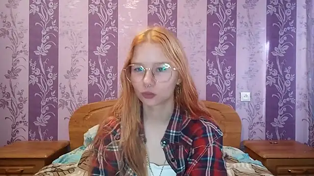 Snapshot of Lutangogansit chatting on 09-30-25, 07:03 Lutangogansit online show from 09-30-25, 07:03