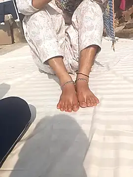 Cute-Charvii online show from 12-18-25, 07:24